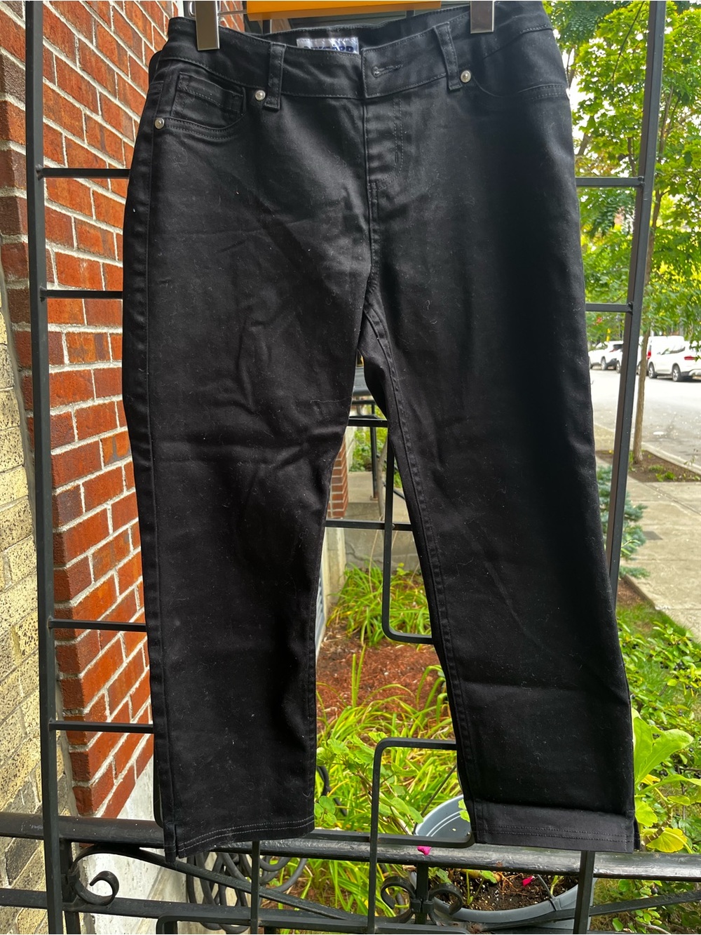 Peter Nygard Black Straight-Leg Jeans